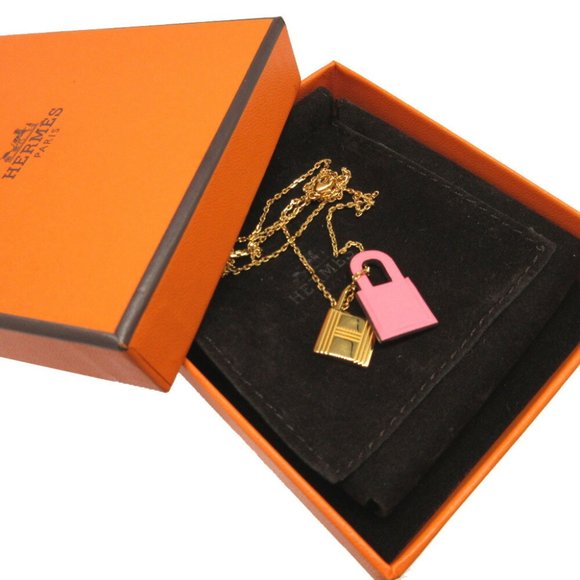 Hermes O\'Kelly PM Veau Swift D Stamp Rose Azalee Gold Necklace 0524HERMES